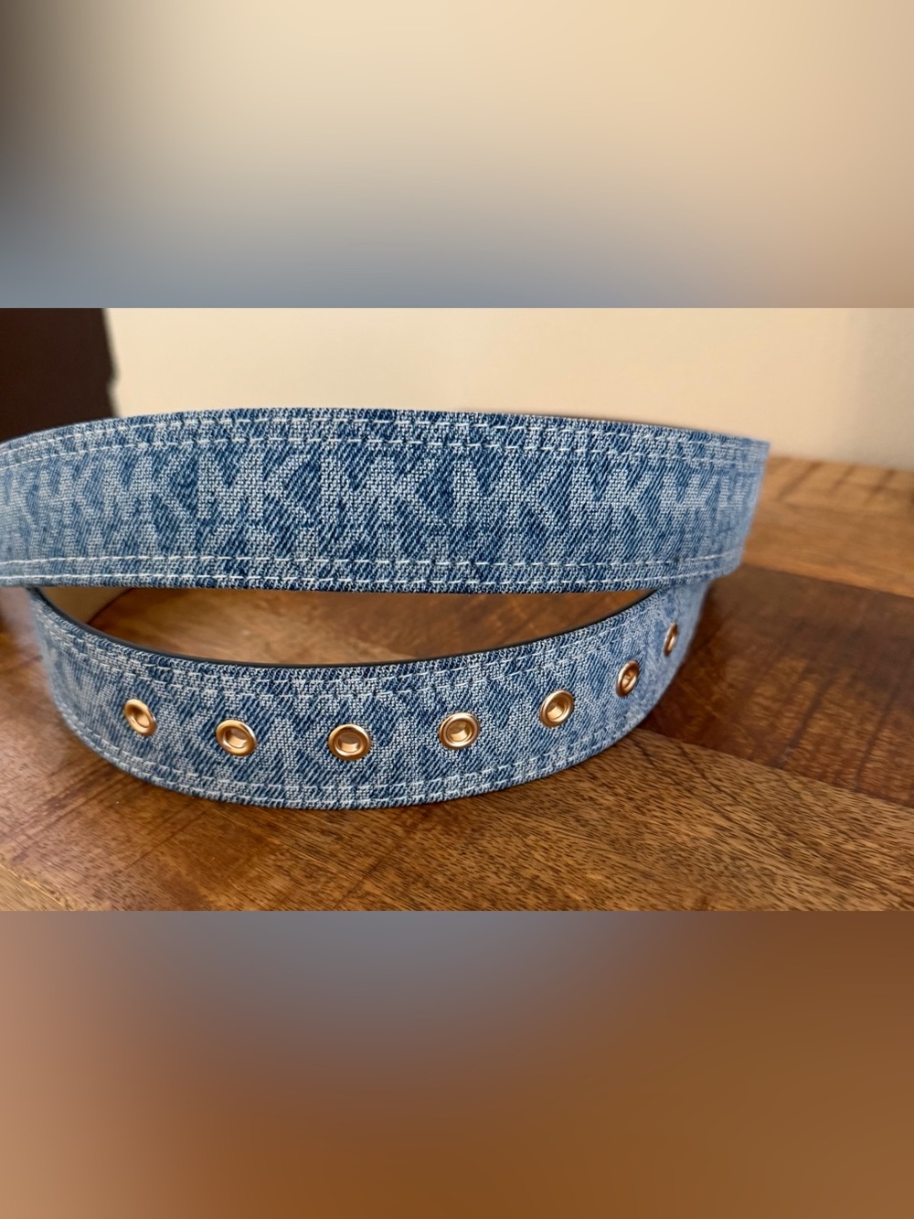 Michael Kors Denim-Pattern Blue Belt with Gold Buckle Size Large NWT - Picture 3 of 9